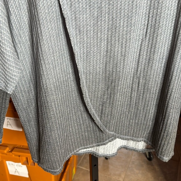 NWT LuLaRoe KRISTEN COWL NECK PULLOVER Gray Ombré Relaxed Fit Size Large - Picture 3 of 8